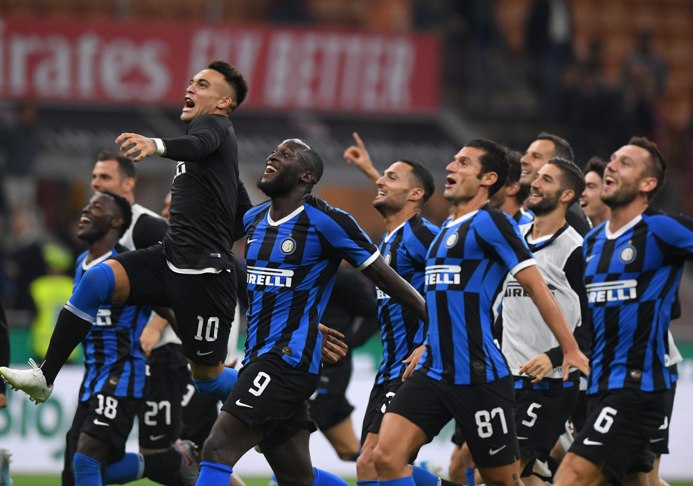 德州游骑兵队王牌投手德格罗姆（Jacob deGrom）2025 年复出后投球时速仍达 100 哩